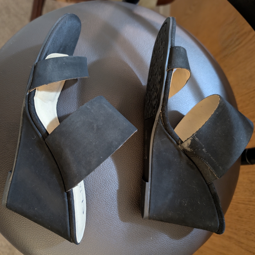 Elegant Black Women's Sandals - Picture 4 of 7